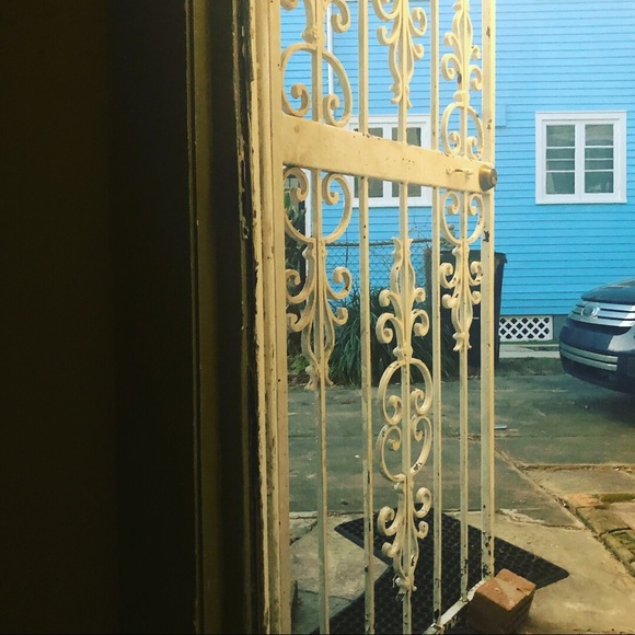 Meet your Posher, Emily - Picture 1 of 1